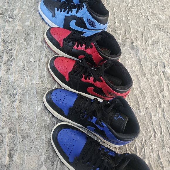 Nike Men's Sneakers in Blue, Red, and Black Light Blue Is New, The Other T - Picture 1 of 4